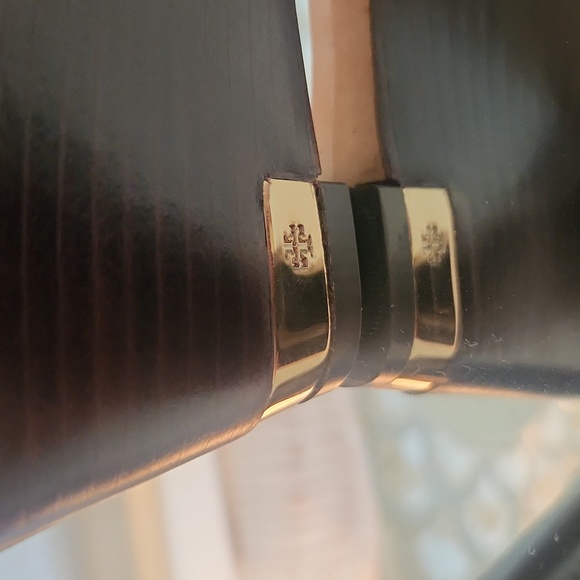 Tory Burch Astoria Leather Snakeskin Print Wedges. - Picture 4 of 11